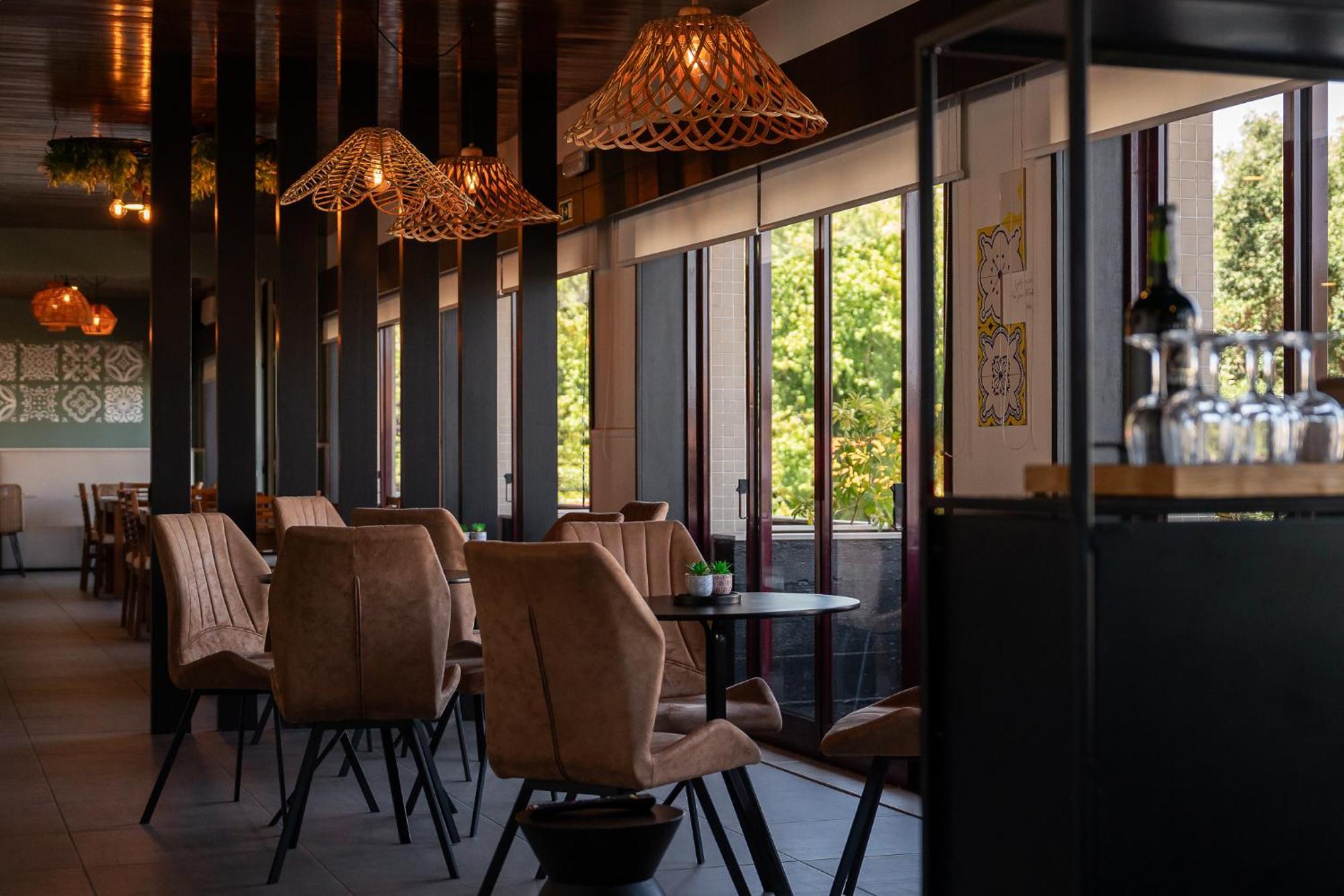 Aquahotel โอวาร์ ภายนอก รูปภาพ
